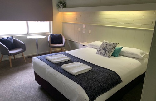 Finley Hotel | Guest Favorite: Finley Country Club Hotel with Family Amenities