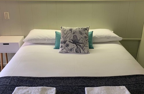 Finley Hotel | Guest Favorite: Finley Country Club Hotel with Family Amenities