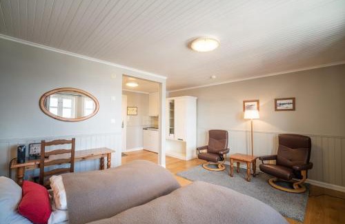 Finnoy Hotel | Pet-Friendly Finnøy Bryggehotell with Pool & Hot Tub