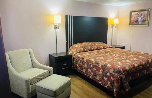 St. James Hotel | Pet-Friendly Retreat at Finn's Motel - Great for Families