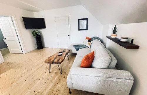 Alma Apartment | Cozy Ocean-View Retreat at Finn's Studio, Fundy Park