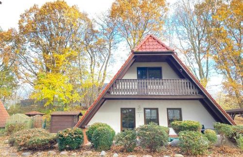 Marlow House | Family-Friendly Finnhäuser am Vogelpark - Haus Luise Stay