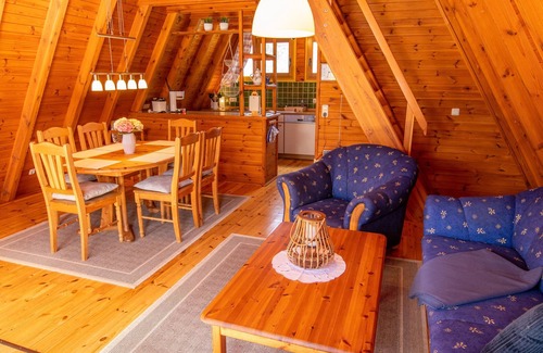 Kroeslin House | Cozy Finnhütten in Freest - Ideal for Ocean View Getaways