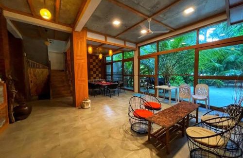 Felidhoo House | Relax at Finolhu Beach Guest House with Private Ocean Views