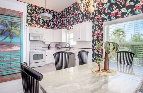 Key Colony Beach House | Unwind at Fins to the Left: Oceanfront Duplex with Pool