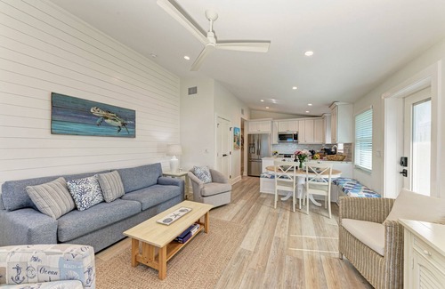 Ilexhurst House | Unforgettable Getaway: Fins to the Left on Gulf Beach