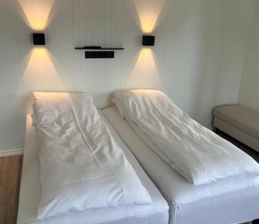Finnsnes Hotel | Finsnes Gaard: Family-Friendly Retreat with High Reviews