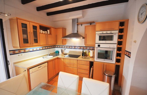Oasis del Capistrano Apartment | Elegant 3-Bedroom House with Ocean View in Nerja