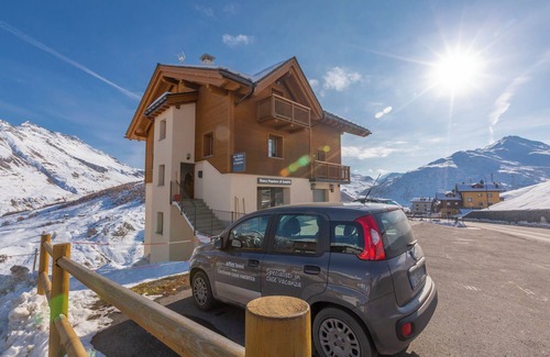 Trepalle Apartment | Thrilling Ski-In/Ski-Out Experience at Fiocco Di Neve