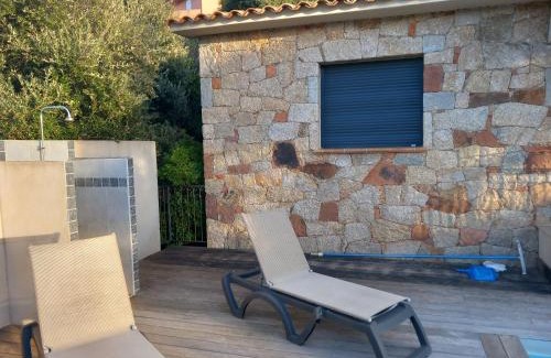 Cirendinu Villa | Fiori 1: Oceanfront Retreat with Pool & Private Beach