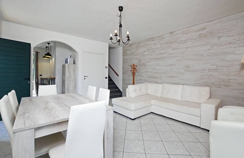 Colico House | Fiorita 4V: Family-Friendly Retreat with Pool in Colico