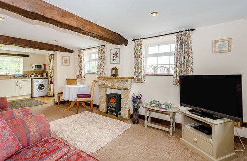 Ripley Cottage | Pet-Friendly Fir Tree Stables with a Garden in Summerbridge