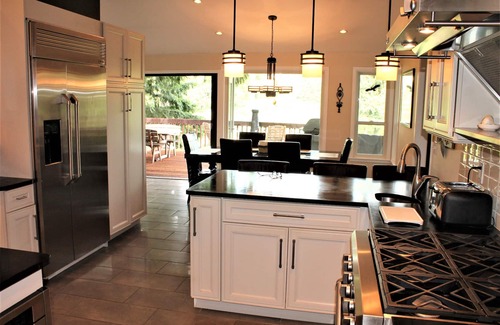 Wilburton House | Private Luxury at Fir Trees with Scenic Views Await You
