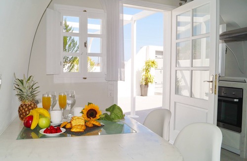 Karterados House | Unique Cave House Near Fira with Private Pool & Breakfast