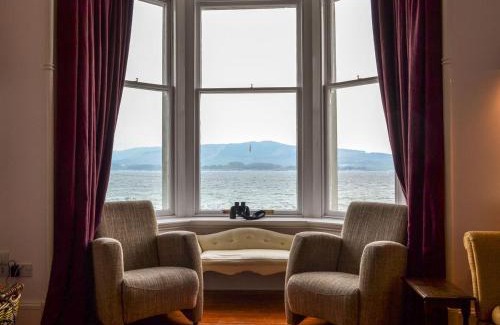 Port Bannatyne House | Elegant Fircliff - The House On Bute for Family and Pets