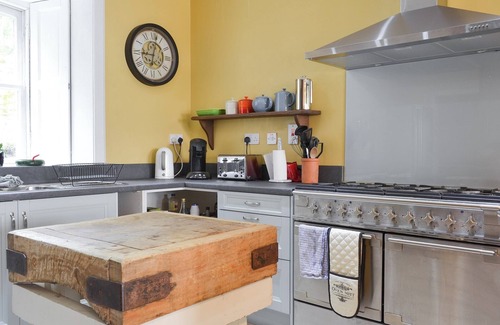 Port Bannatyne Cottage | Inviting 6-Bedroom Retreat in Port Bannatyne, Isle of Bute