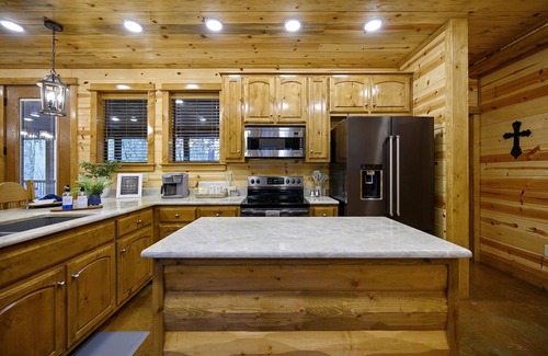 Hochatown Cabin | Fire Dancer: Pet-Friendly Retreat with Pool & Perfect Score