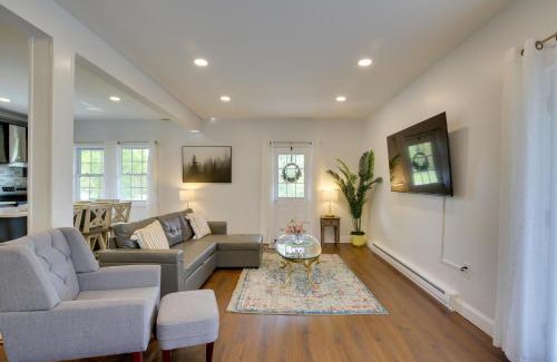 Wappingers Falls House | Wappingers Falls Cabin with Private Pond & Fire Pit