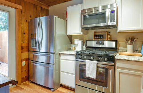 Twain Harte Cabin | Inviting Twain Harte Cabin with Fire Pit & Pet-Friendly Perks
