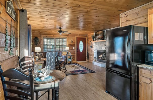 Morganton Cabin | Cozy Retreat with Fire Pit, Fast WIFI & Lake Views