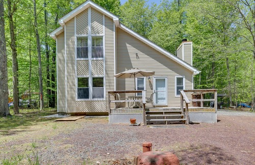 Thornhurst Cottage | Unforgettable Pocono Lake Retreat with Community Pools