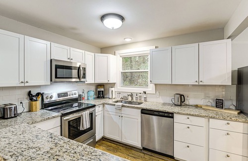 Pegram House | Top-Rated Pet-Friendly Retreat Near Nashville
