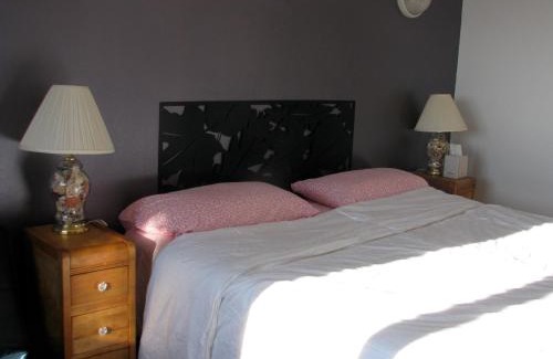 Campbell River Bed & Breakfast | Cozy Fireflies Bed & Breakfast: Rated 9.1/10, Family-Friendly