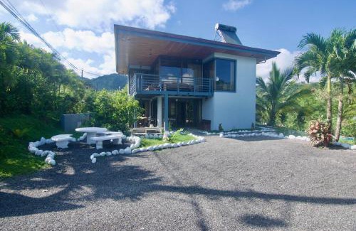 El Millon House | Firefly Hilltop Retreat, Swimming Pool Volcano!