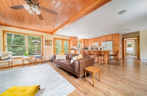 Mayfield House | Experience Firefly Lodge on the Boardman River - Guest Rated 10/10