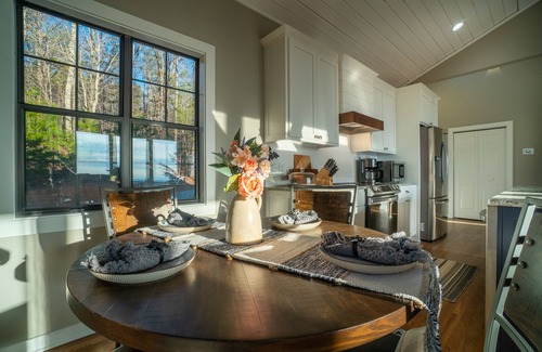Helen Cabin | Firefly Mtn Retreat - Enjoy Mini-Golf & Top Amenities!