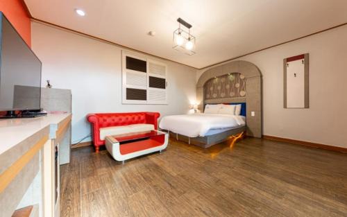 Asan Hotel | Firenze Motel: Family-Friendly Stay with Hot Tub Access
