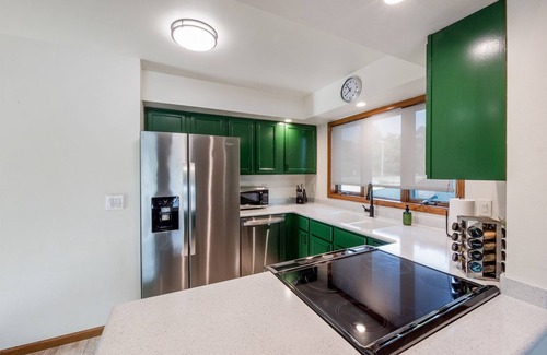 Newville House | Experience Adventure: Firepit, Kayaks & Family Fun Await