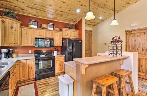 Torreon House | Unforgettable Pet-Friendly Retreat in Show Low with Fire Pit