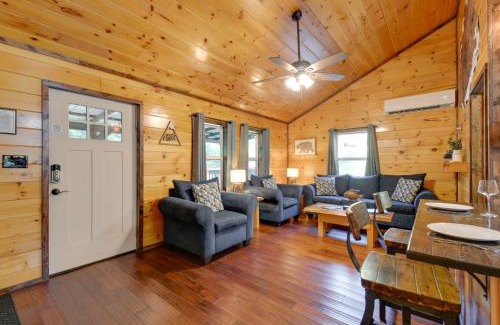 Campton House | Pet-Friendly Cabin with Expansive Deck near Red River Gorge