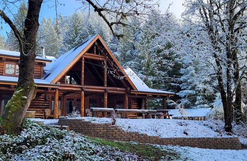 Roseburg Cabin | Experience Unforgettable Stays at Firewater Lodge Cabin