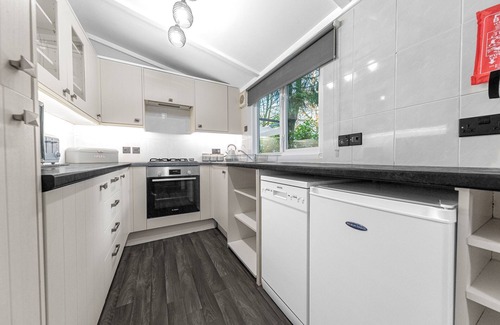 Troutbeck Bridge Cabin | Pet-Friendly Firgarth Lodge: Ideal for Families of 6