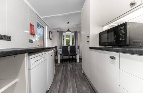 Troutbeck Bridge Cabin | Pet-Friendly Firgarth Lodge: Ideal for Families of 6