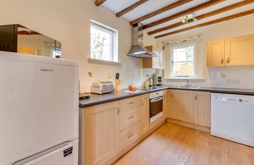 Rolvenden House | Cozy Firs Coach House: Ideal Two Bedroom Getaway