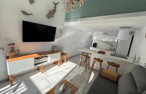 Playa del Aguila Apartment | Beachfront Maritime Deluxe Apartment with Balcony & Pool