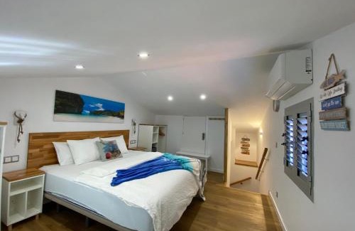 Playa del Aguila Apartment | Beachfront Maritime Deluxe Apartment with Balcony & Pool