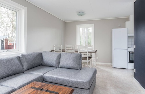 Saffle Municipality Cottage | Pet-Friendly First Camp Duse Udde with Oceanfront Views