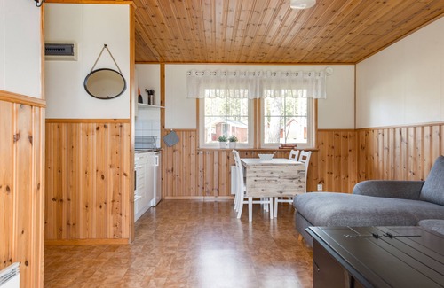 Saffle Municipality Cottage | Pet-Friendly First Camp Duse Udde with Oceanfront Views