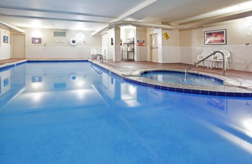 Green River Hotel | Inviting Stay at First Choice Inn with Pool & Pet-Friendly Options