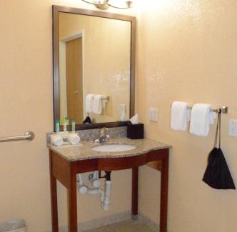Green River Hotel | Inviting Stay at First Choice Inn with Pool & Pet-Friendly Options