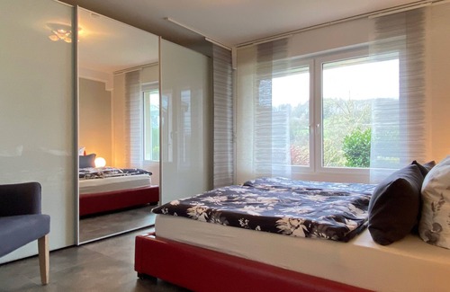 Zweifall Apartment | Elegant Apartment with Ocean View & Inviting Winter Garden