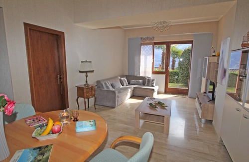 Locarno Apartment | First floor apartment with private garden in small residence above Locarno.