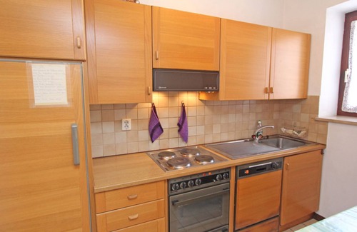Locarno Apartment | First floor apartment with private garden in small residence above Locarno.
