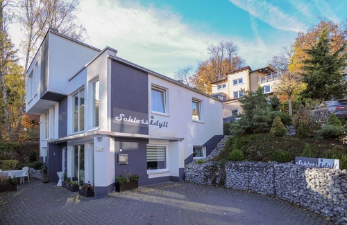 Wernigerode House | Idyllic First Floor Apartment with Pool & Ocean View