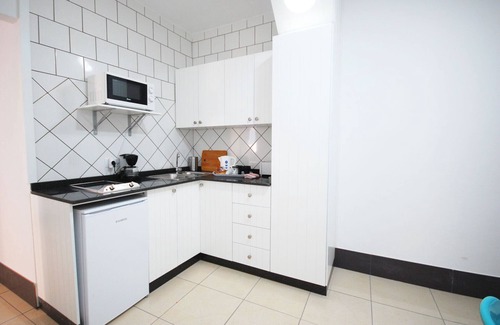 Playa de Arinaga Apartment | Cozy Apartment Steps from Sea Promenade – Guest Rated 9.8