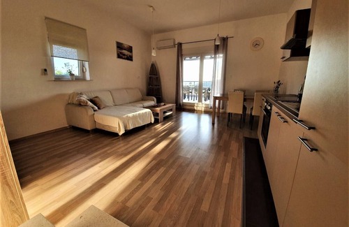 Cove Donja Krusica (Donje selo) House | Relaxing Villa Stay for 8 on Beautiful Solta Island